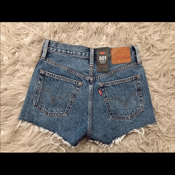 Levi Jean shorts - Picture 2 of 3